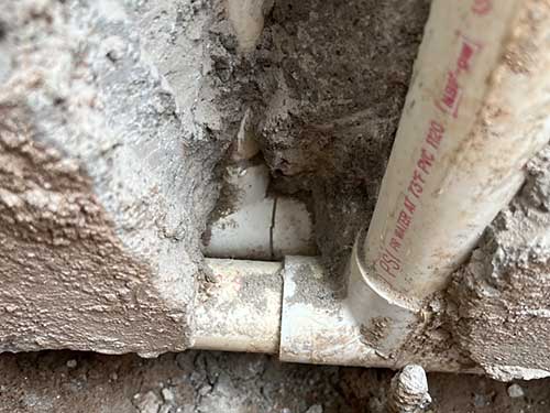 Spa Repair Closeup of Leaking T Joint